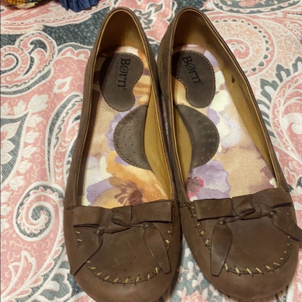 Women’s Born slip on shoes size 8 medium